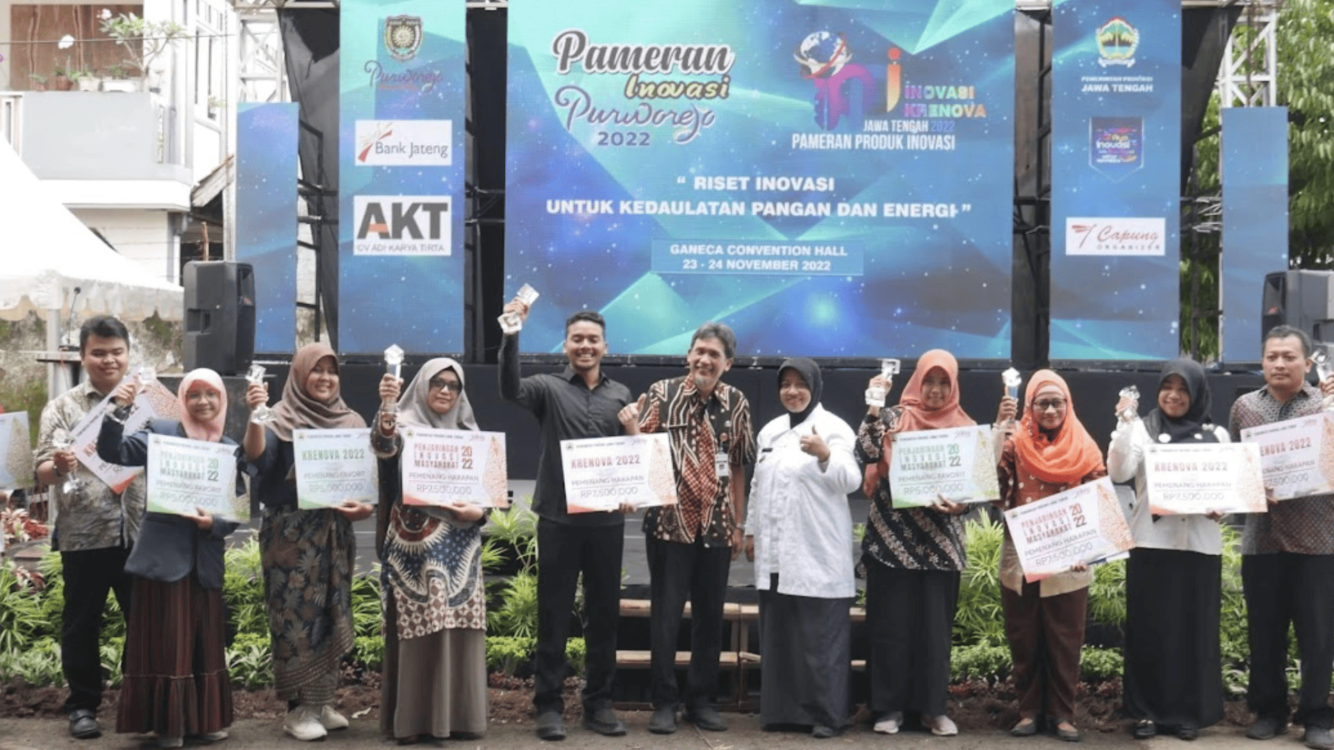 Juara Harapan 1 Krenova Prov. Jateng - Juara Harapan 1 Krenova tingkat Provinsi Jawa Tengah dengan proyek Smart Thermometer and Record untuk penunjang Smart Library di SMK Negeri 1 Wirosari. (2022)
