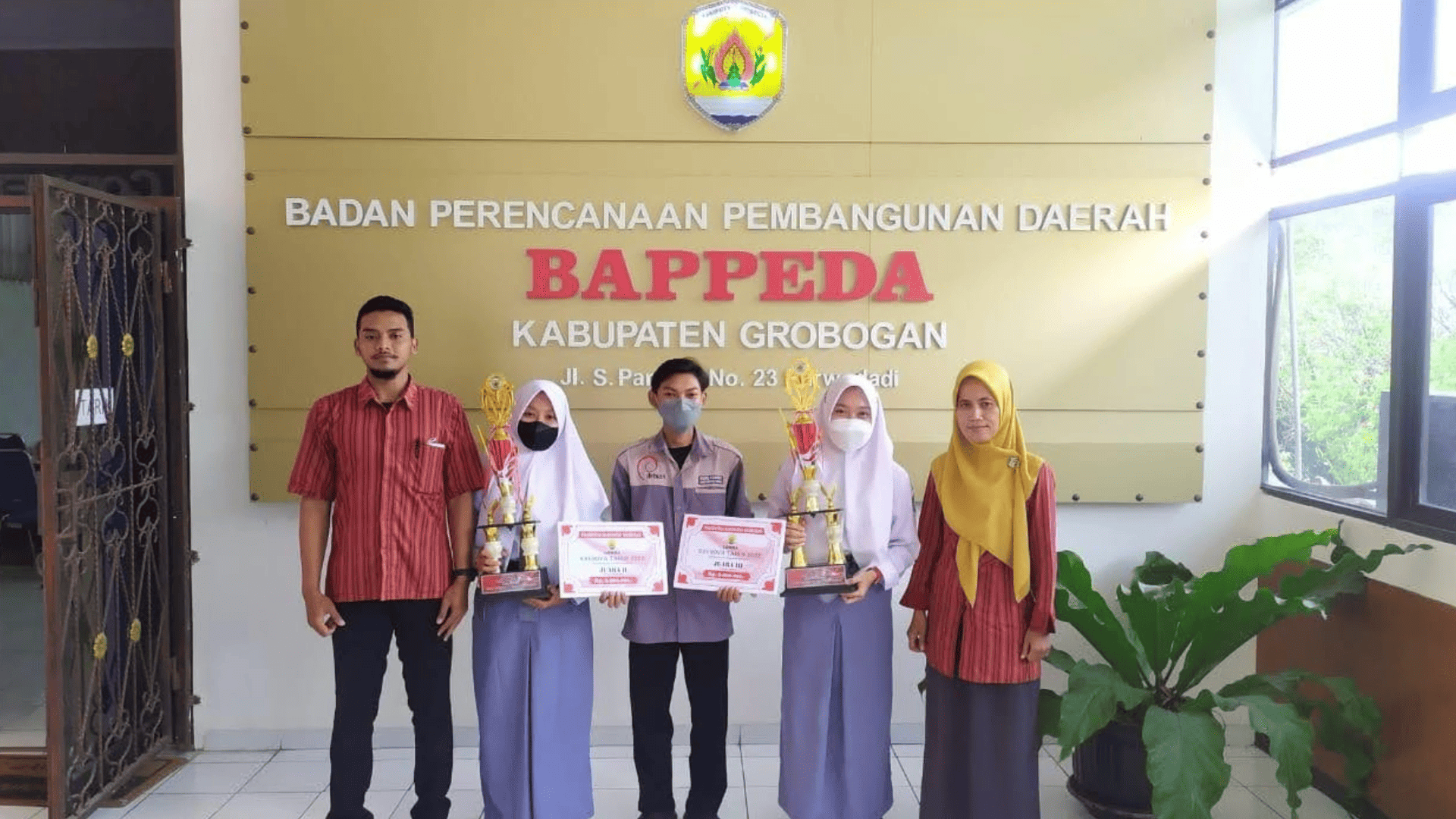Juara 1 Krenova Kab. Grobogan - Juara 1 Krenova (Kreativitas dan Inovasi) dengan proyek Student Financial Management - sistem IoT untuk pengelolaan keuangan siswa menggunakan kartu OSIS. (2023)